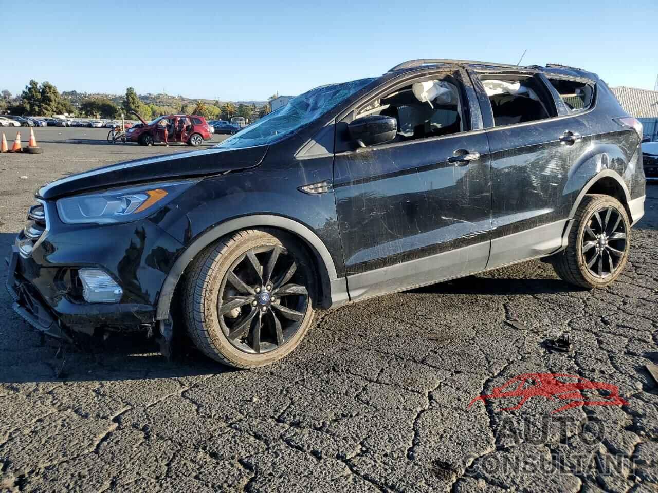 FORD ESCAPE 2018 - 1FMCU0GD4JUC09032