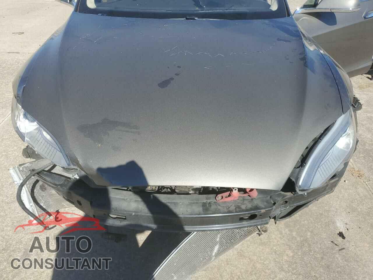 TESLA MODEL S 2015 - 5YJSA1E28FF106499