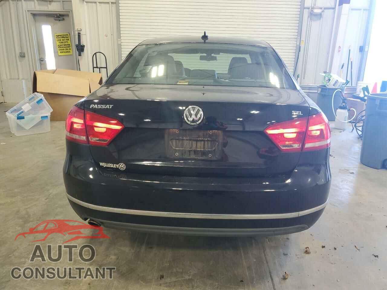 VOLKSWAGEN PASSAT 2012 - 1VWCP7A34CC100080