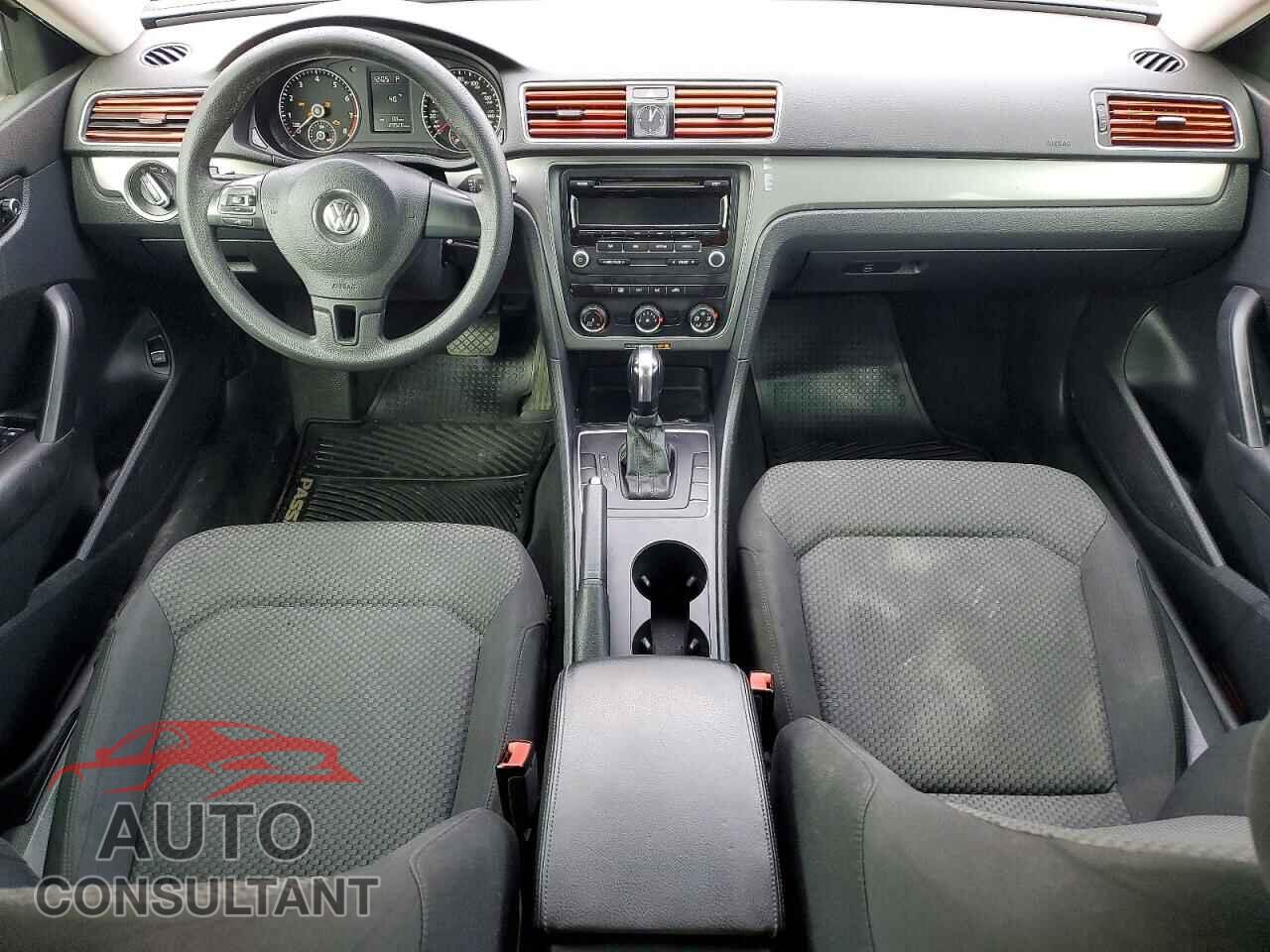 VOLKSWAGEN PASSAT 2013 - 1VWAP7A32DC068741