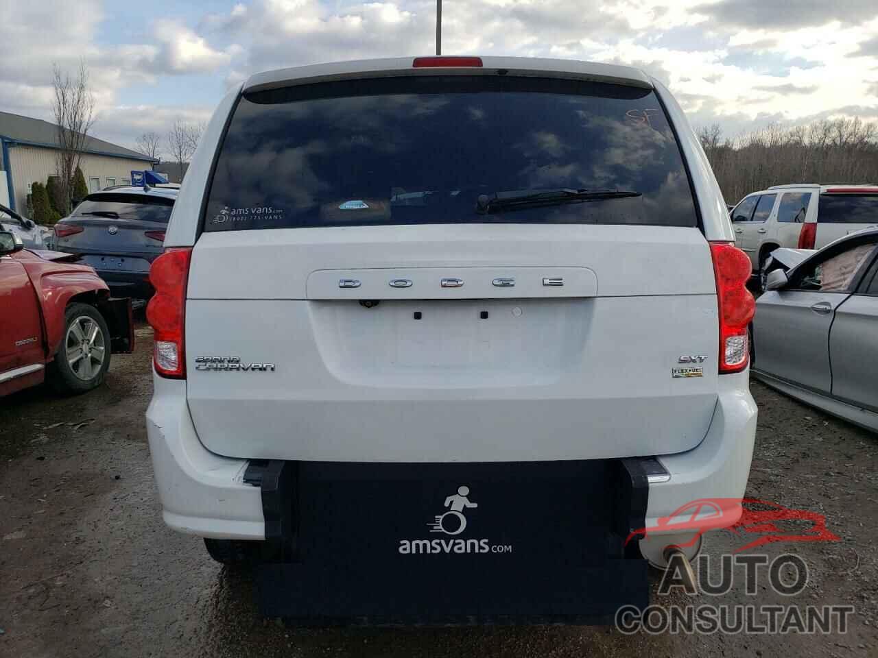 DODGE CARAVAN 2018 - 2C4RDGCG5JR300055