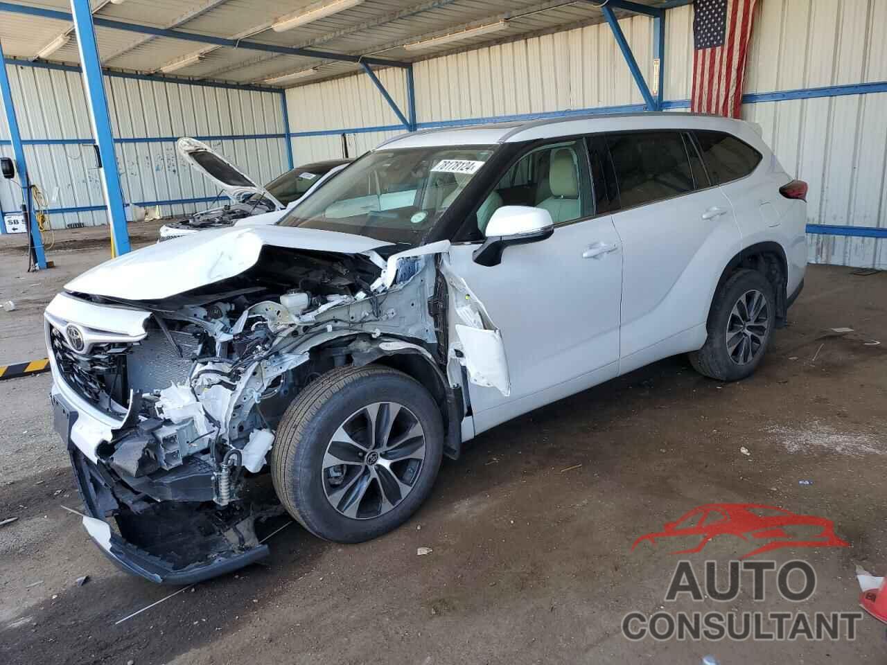 TOYOTA HIGHLANDER 2022 - 5TDHZRBH7NS207666