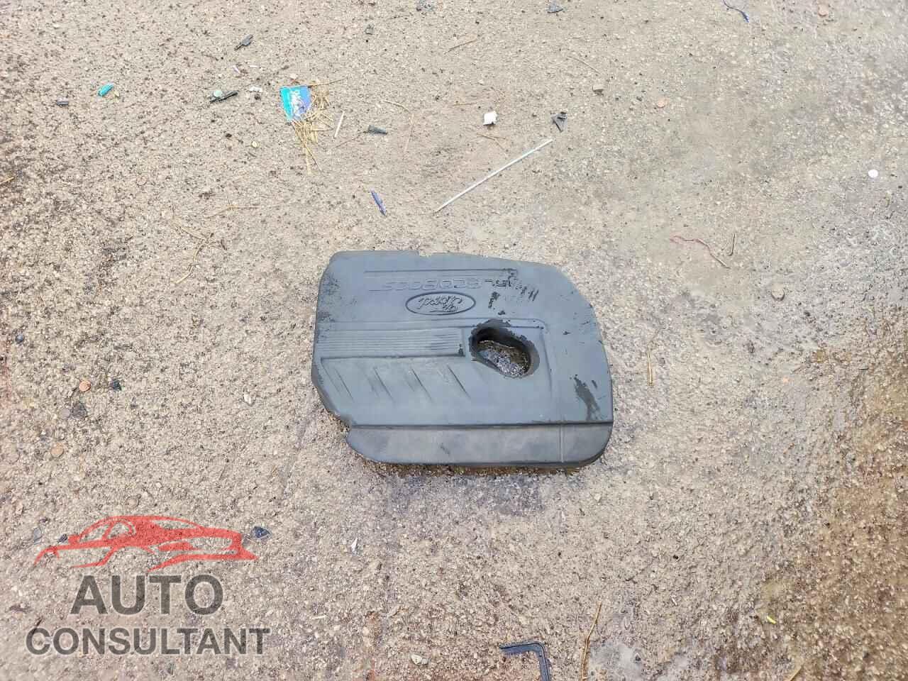FORD ESCAPE 2017 - 1FMCU9JD9HUC82307