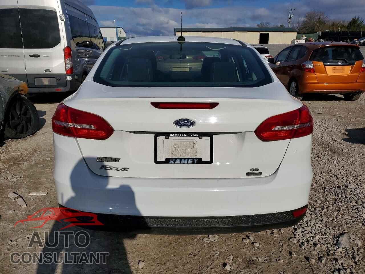 FORD FOCUS 2018 - 1FADP3FE9JL307416