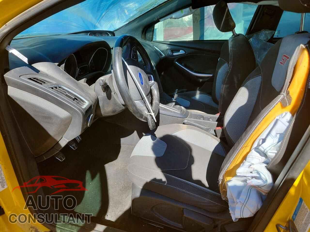 FORD FOCUS 2017 - 1FADP3L93HL205580