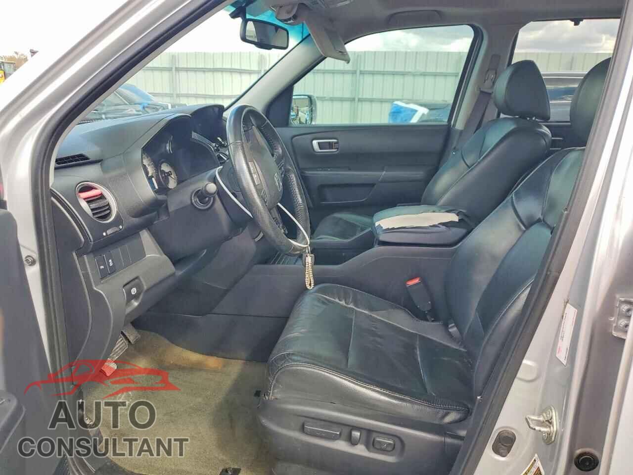 HONDA PILOT 2015 - 5FNYF3H93FB001398