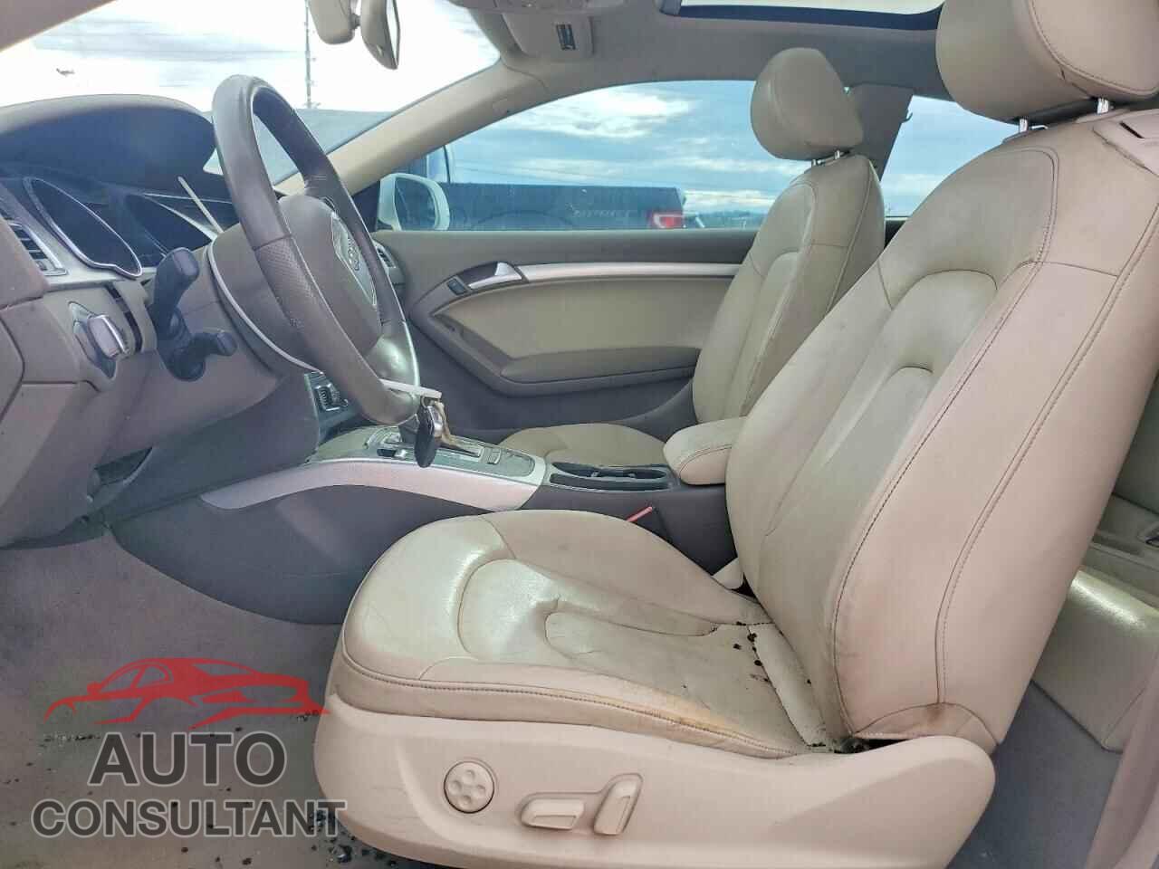 AUDI A5 2012 - WAUCFAFR0CA003192