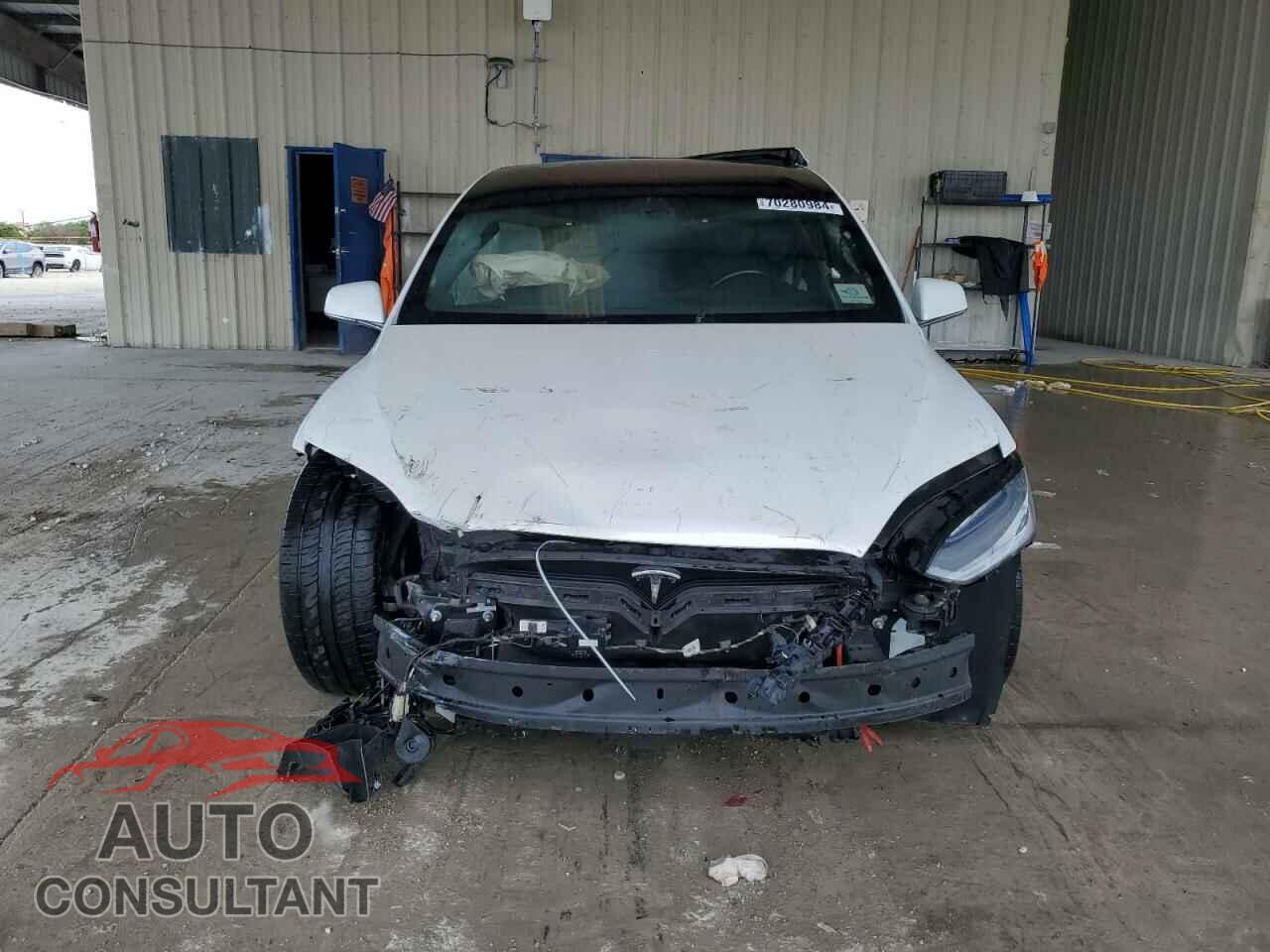 TESLA MODEL X 2017 - 5YJXCBE29HF037881