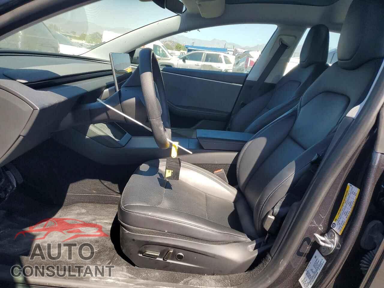 TESLA MODEL 3 2025 - 5YJ3E1EA0SF890400