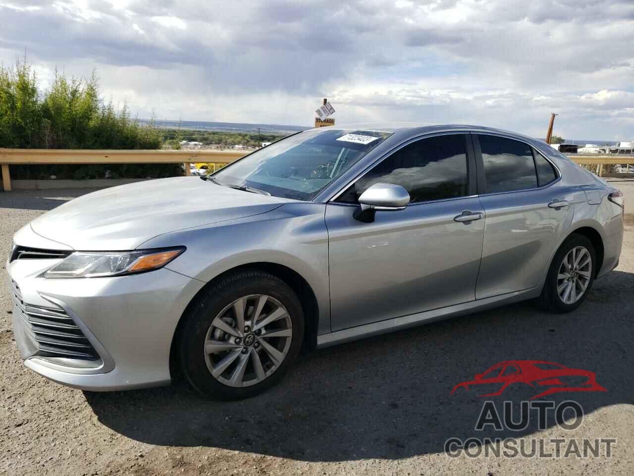 TOYOTA CAMRY 2022 - 4T1R11AK0NU670430