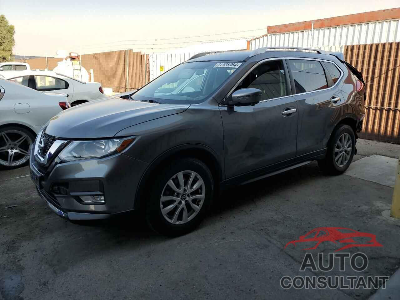 NISSAN ROGUE 2017 - KNMAT2MT6HP524090