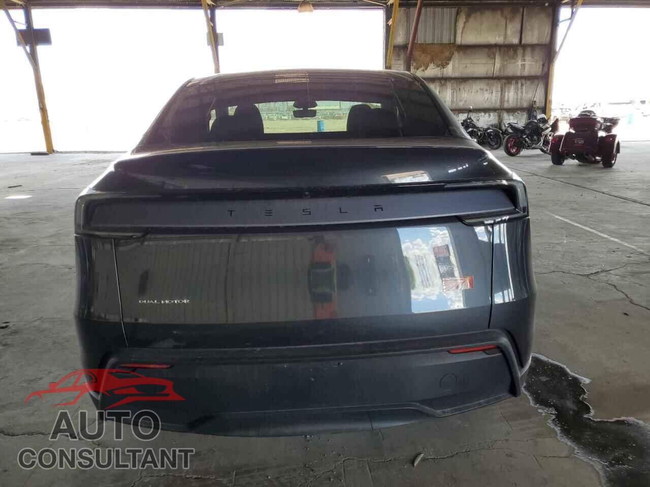 TESLA MODEL Y 2026 - 7SAYGDEE7TF324405