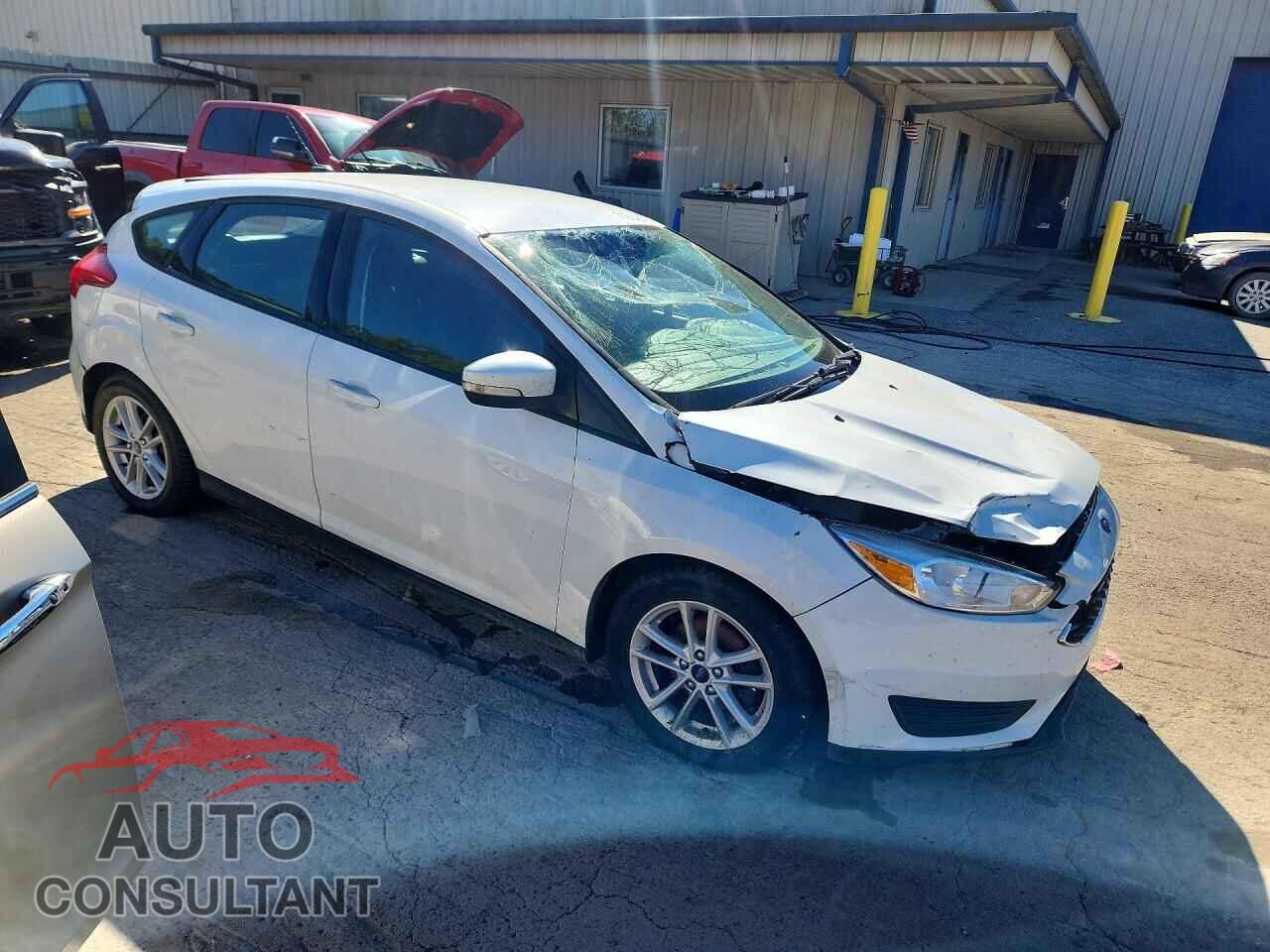 FORD FOCUS 2017 - 1FADP3K26HL323983