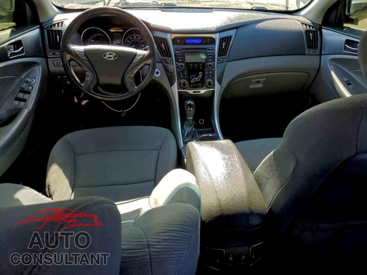 HYUNDAI SONATA 2013 - KMHEC4A47DA051027