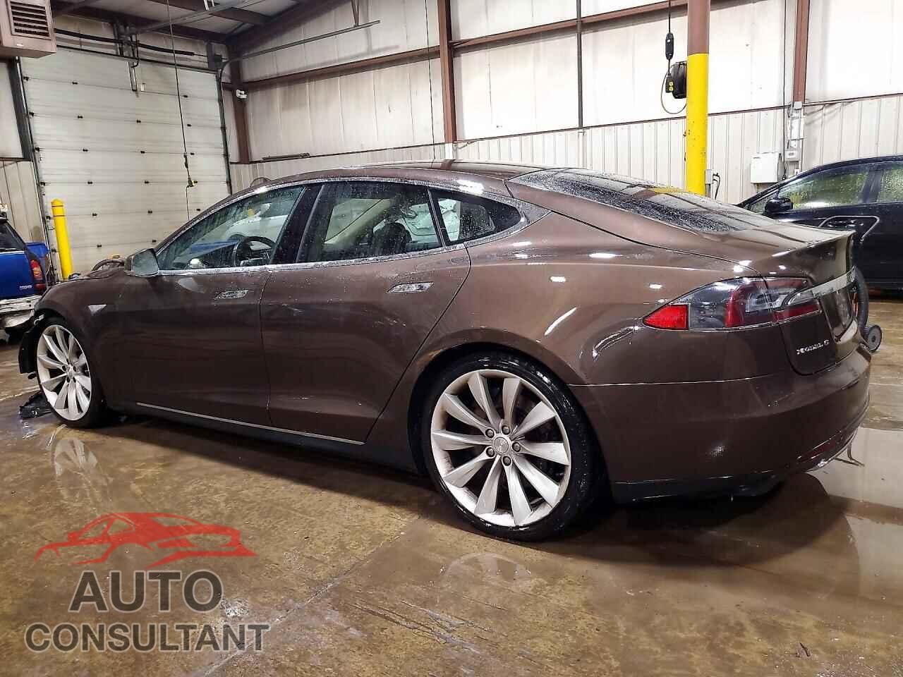TESLA MODEL S 2013 - 5YJSA1CG2DFP05071