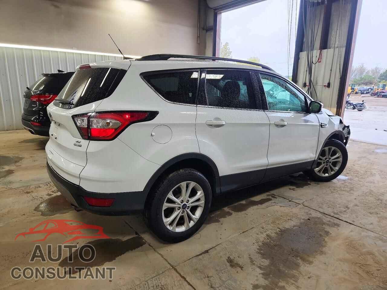 FORD ESCAPE 2017 - 1FMCU9GD7HUC81776