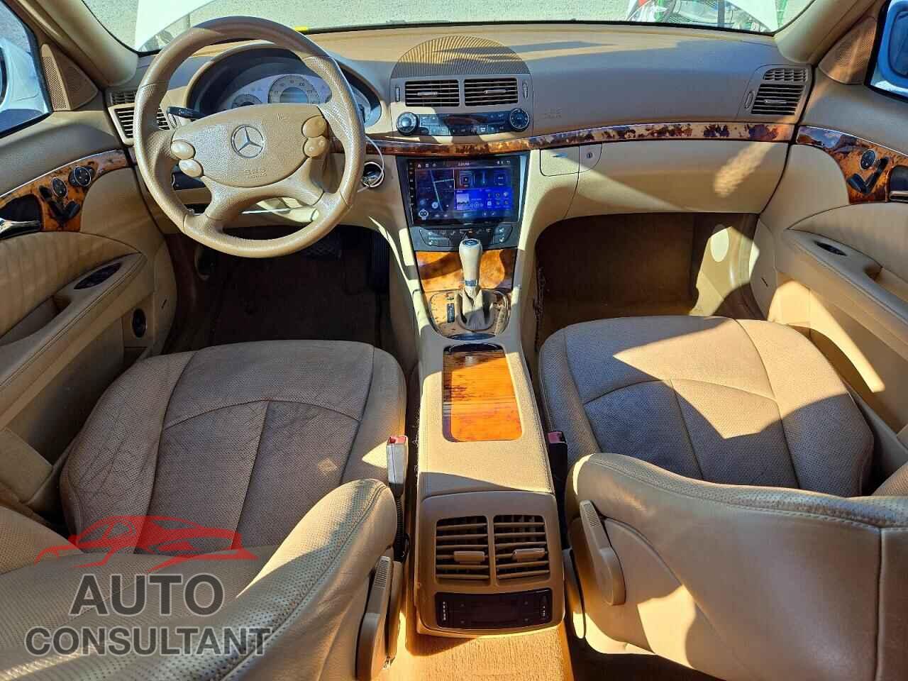 MERCEDES-BENZ E-CLASS 2009 - WDBUF72X59B390449