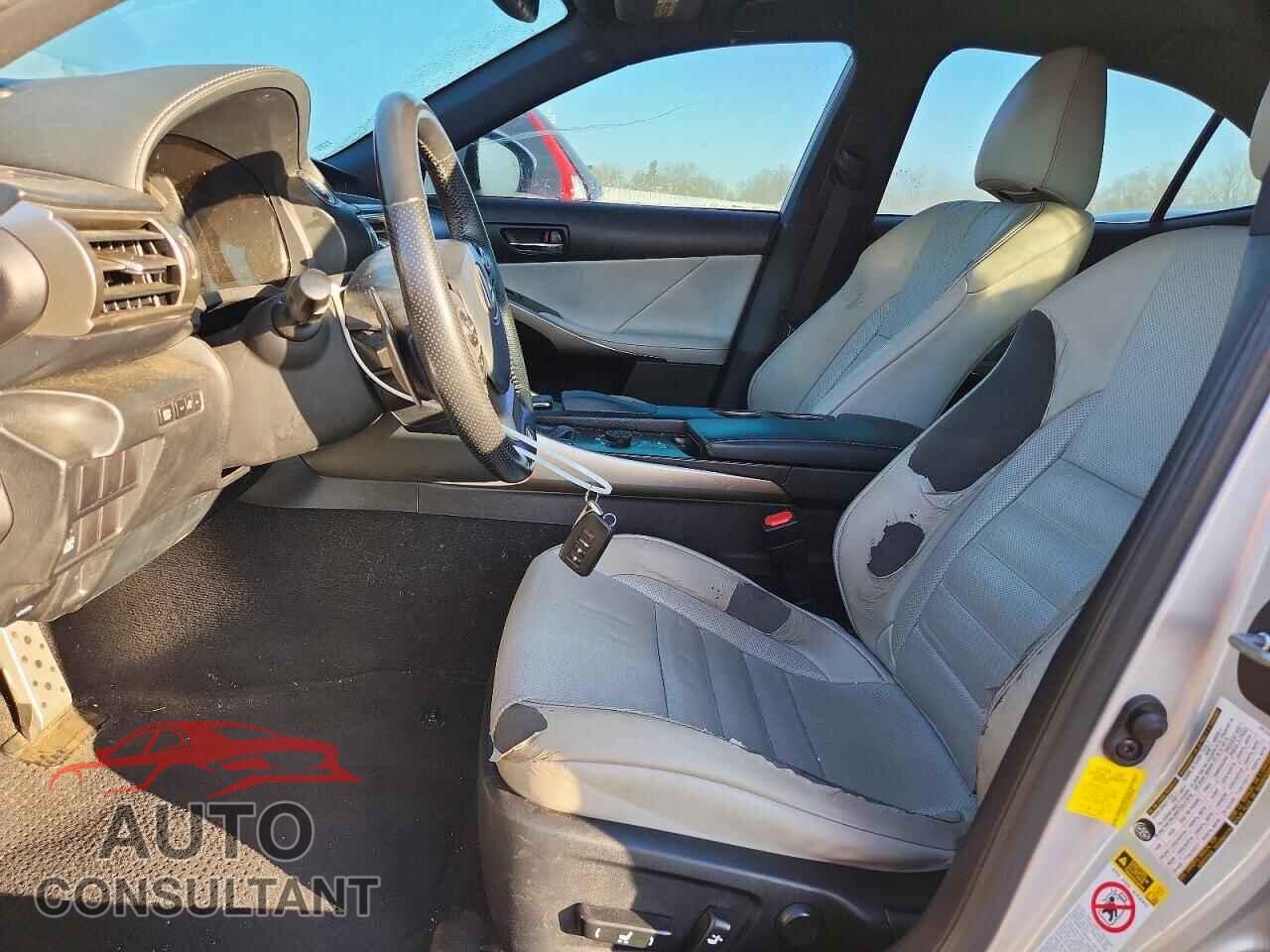 LEXUS IS 2015 - JTHBF1D21F5050148