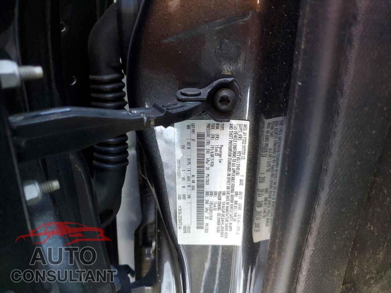 FORD FOCUS 2017 - 1FADP3E24HL266565