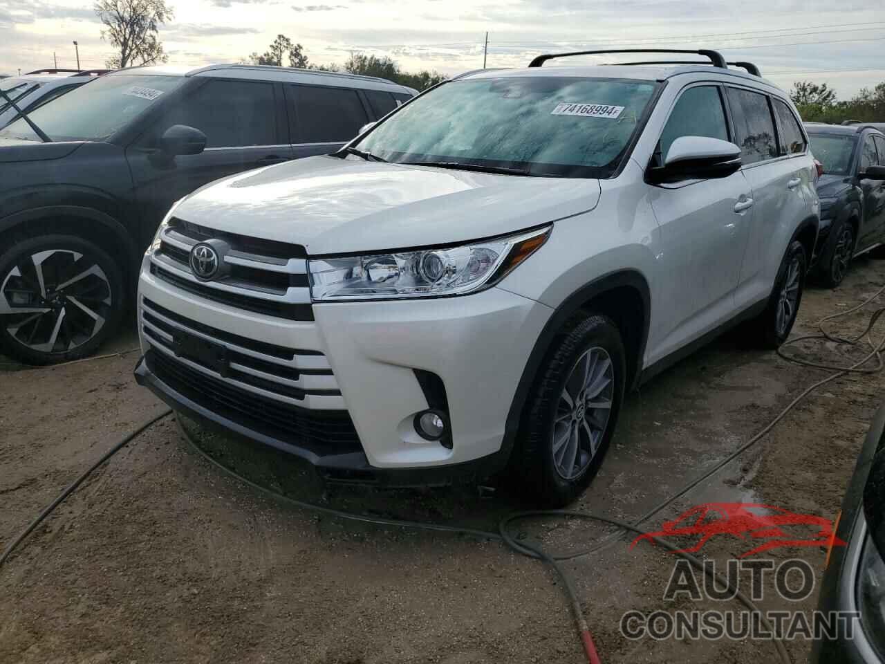 TOYOTA HIGHLANDER 2019 - 5TDKZRFH2KS572090