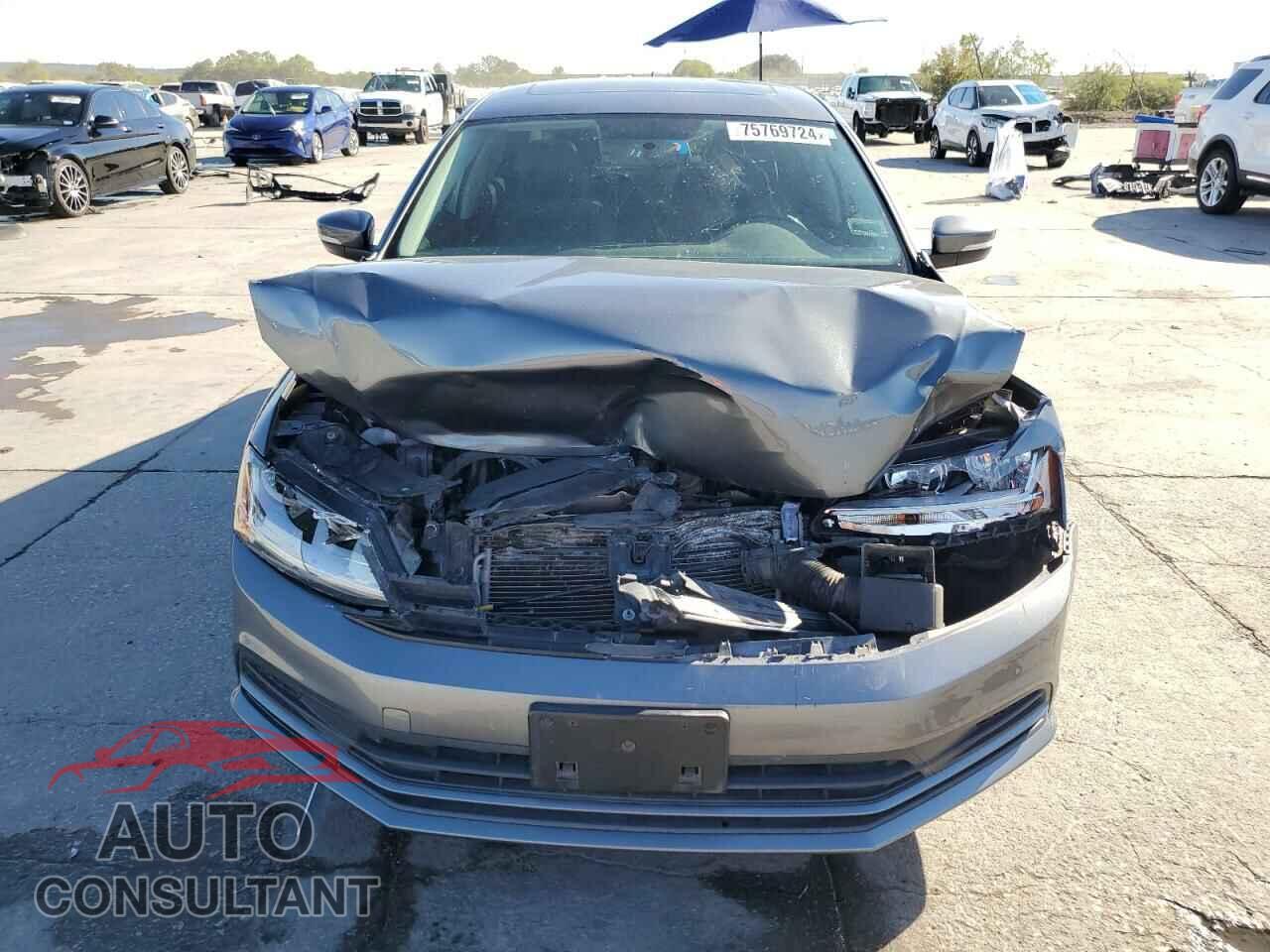 VOLKSWAGEN JETTA 2017 - 3VWDB7AJ2HM413510