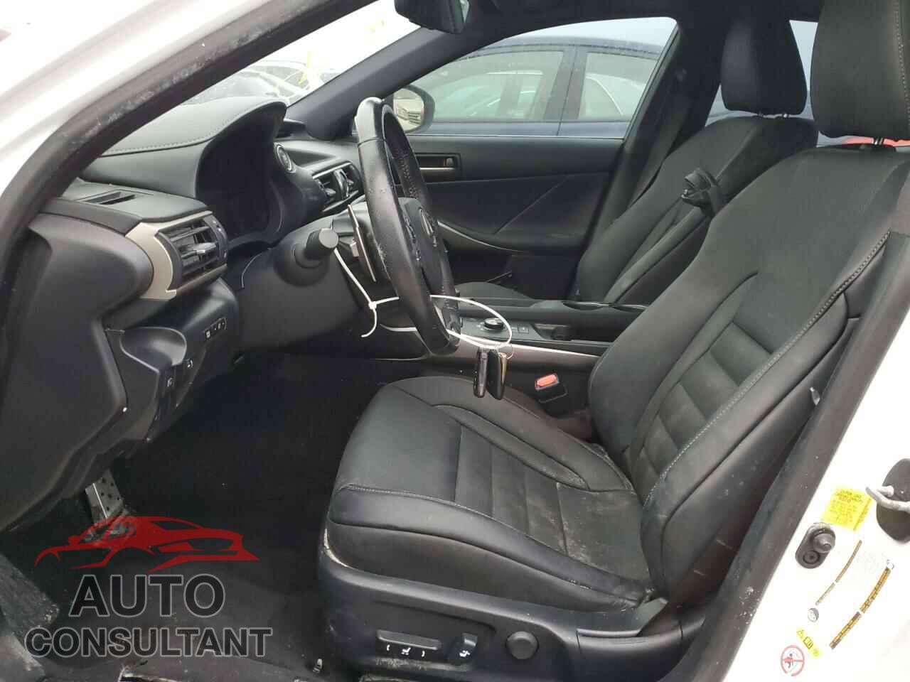 LEXUS IS 2017 - JTHBA1D23H5045597