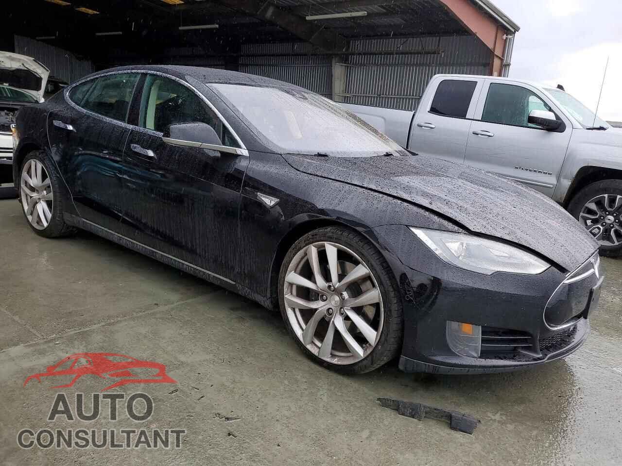 TESLA MODEL S 2015 - 5YJSA1E26FF119784