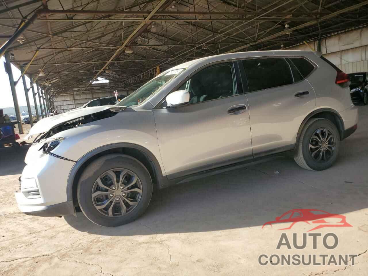 NISSAN ROGUE 2017 - KNMAT2MT2HP511031