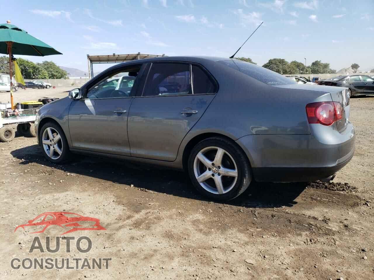 VOLKSWAGEN JETTA 2010 - 3VWAZ7AJ3AM114144