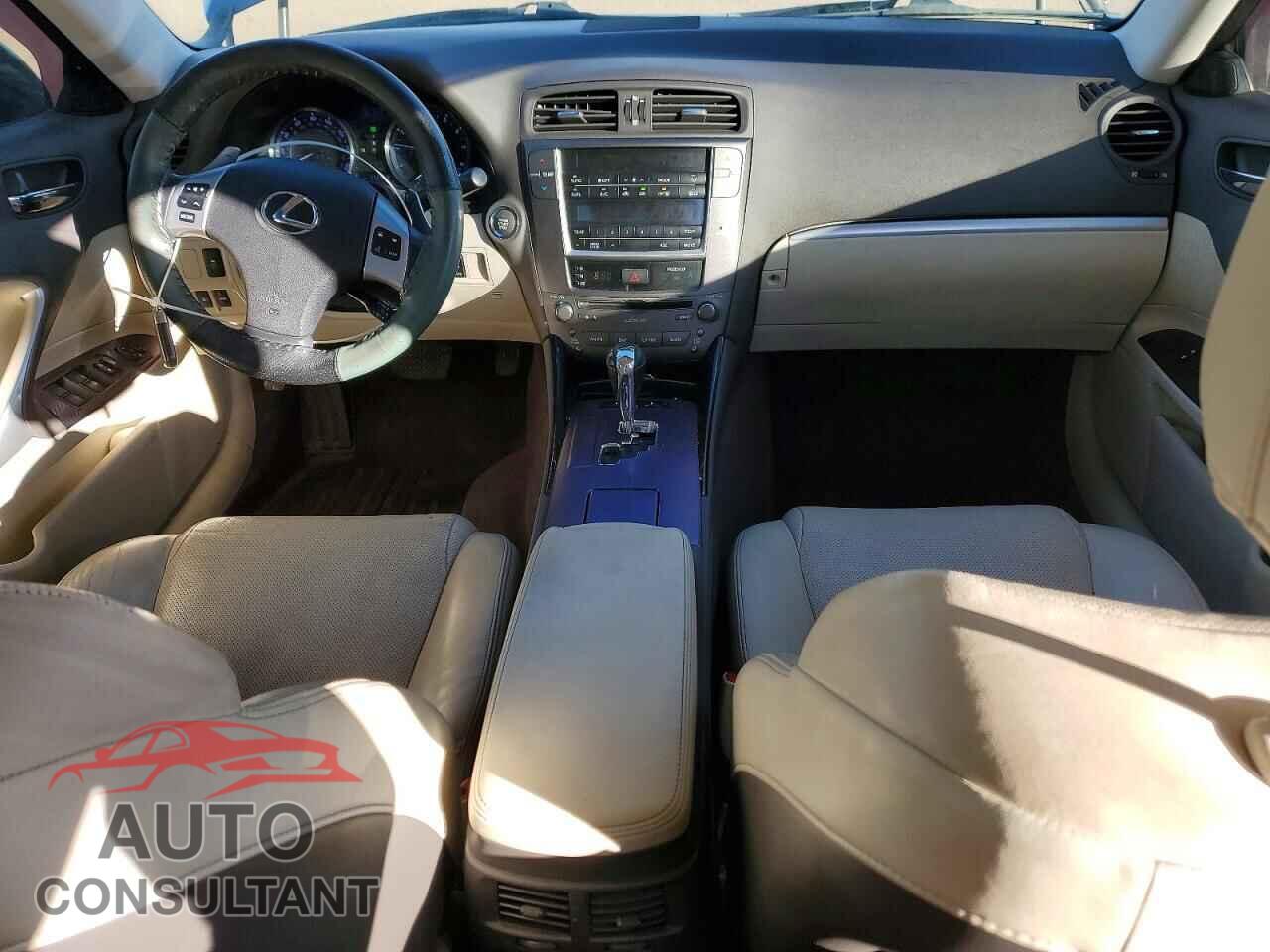 LEXUS IS 2012 - JTHCF5C2XC5059844