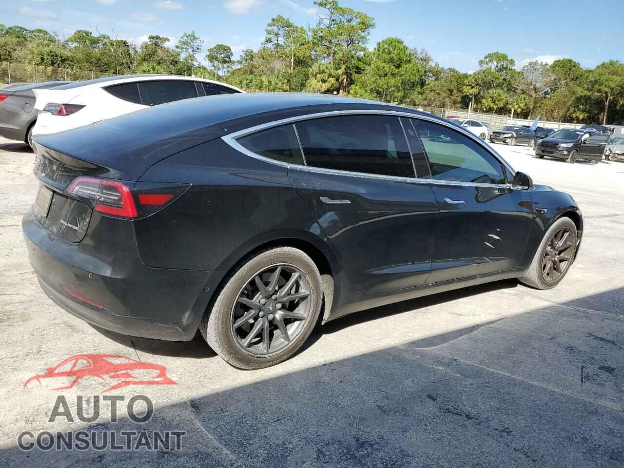 TESLA MODEL 3 2019 - 5YJ3E1EB5KF144808