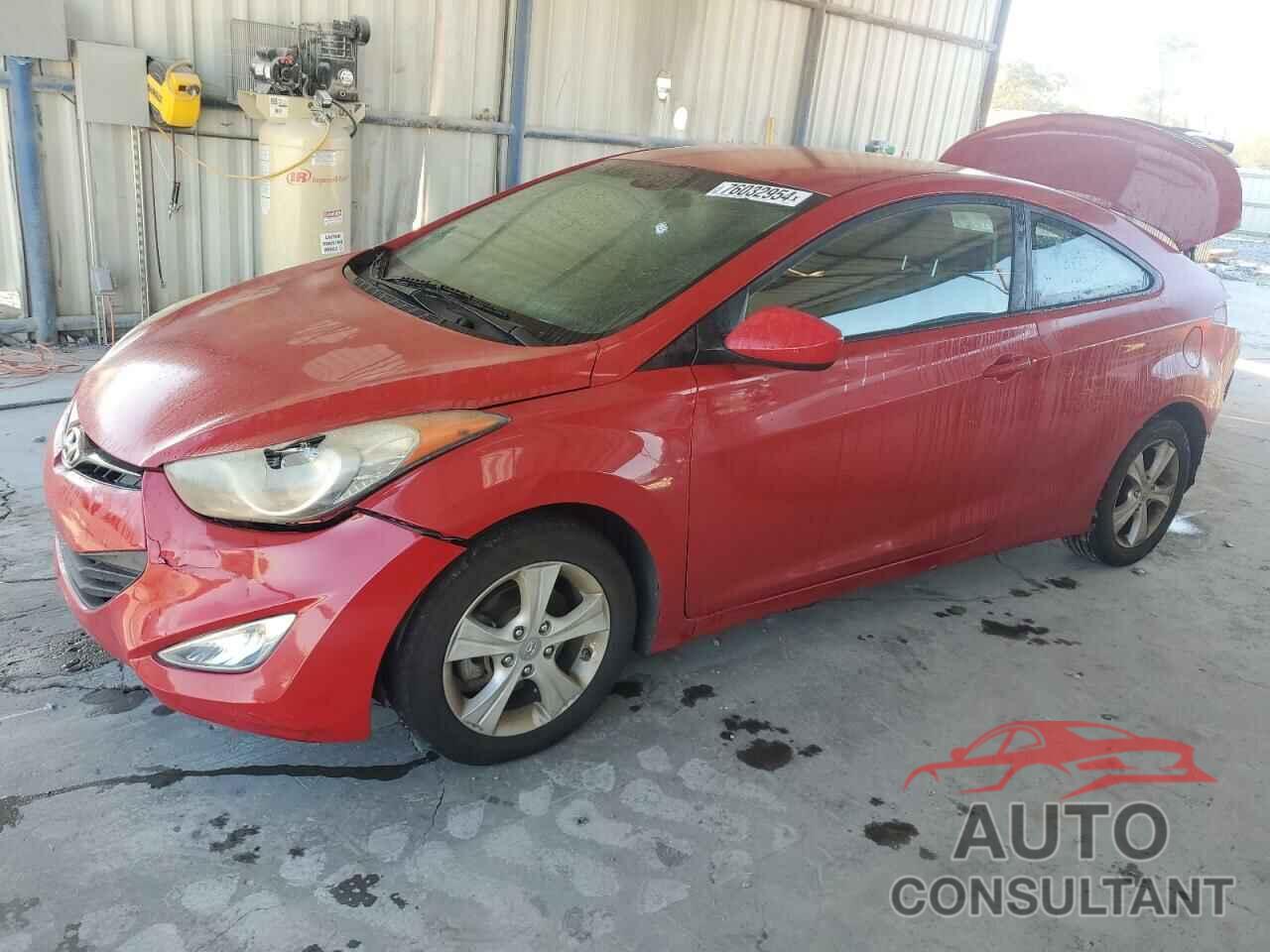 HYUNDAI ELANTRA 2013 - KMHDH6AE8DU007991