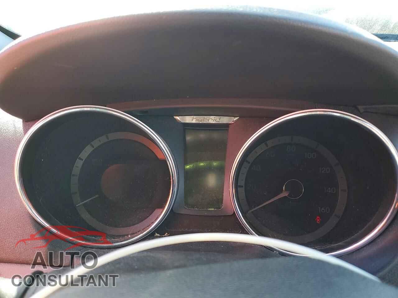 HYUNDAI SONATA 2013 - KMHEC4A48DA083176
