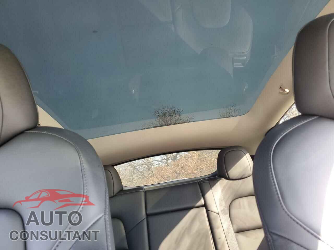 TESLA MODEL Y 2021 - 5YJYGDEE8MF086739