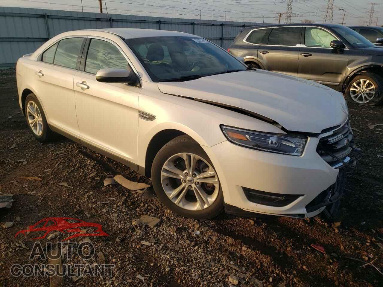 FORD TAURUS 2018 - 1FAHP2E81JG123037