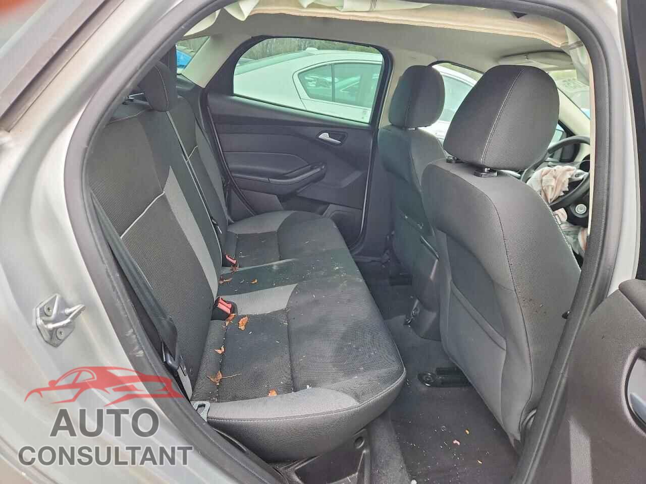 FORD FOCUS 2014 - 1FADP3F23EL435324