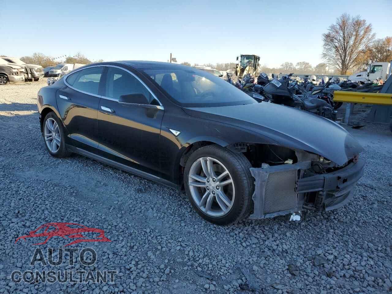 TESLA MODEL S 2013 - 5YJSA1AC8DFP10937
