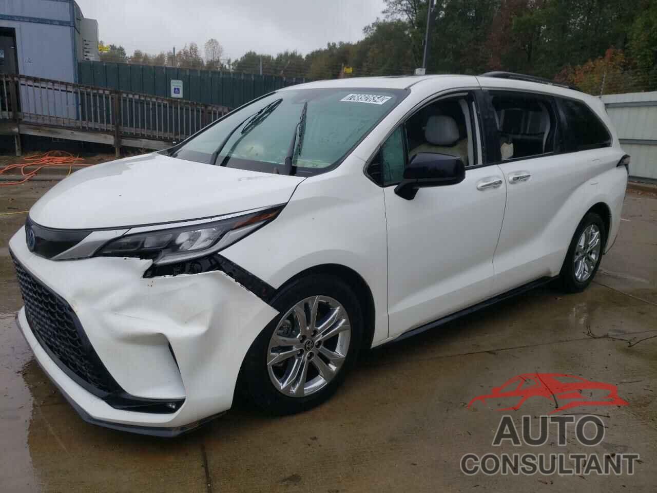 TOYOTA SIENNA 2022 - 5TDXSKFC7NS048878