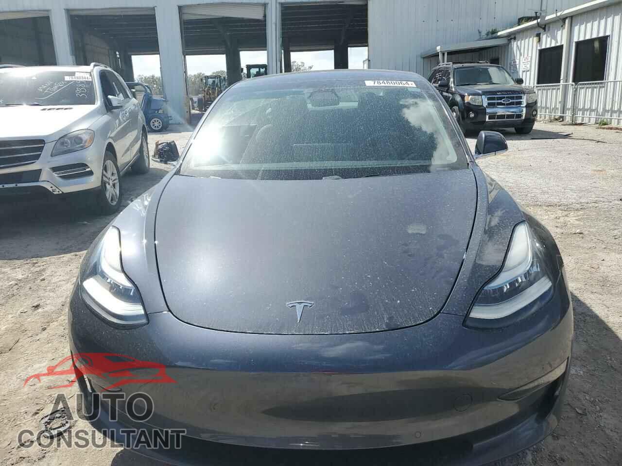 TESLA MODEL 3 2019 - 5YJ3E1EB7KF406571