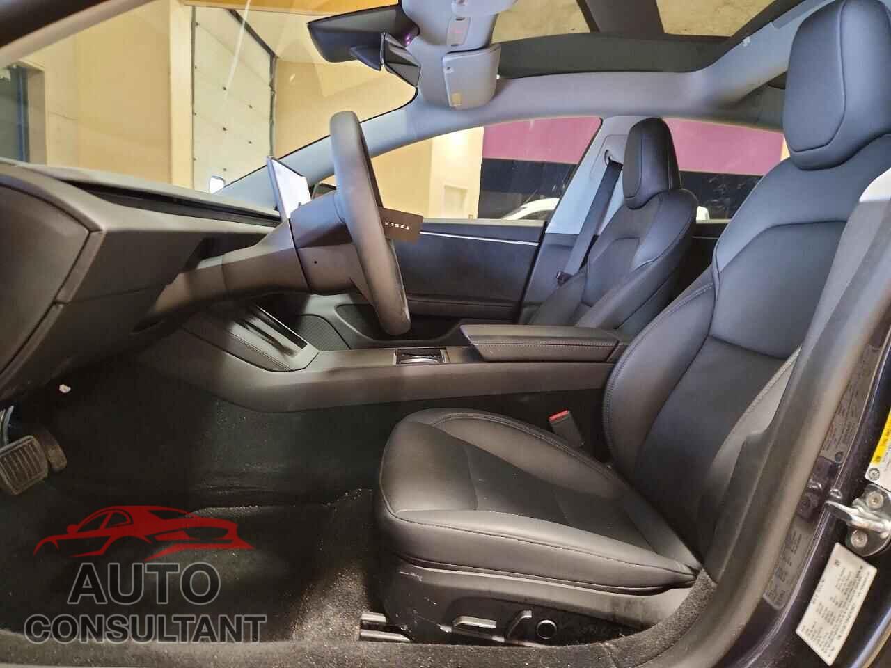 TESLA MODEL 3 2025 - 5YJ3E1EB4SF978827