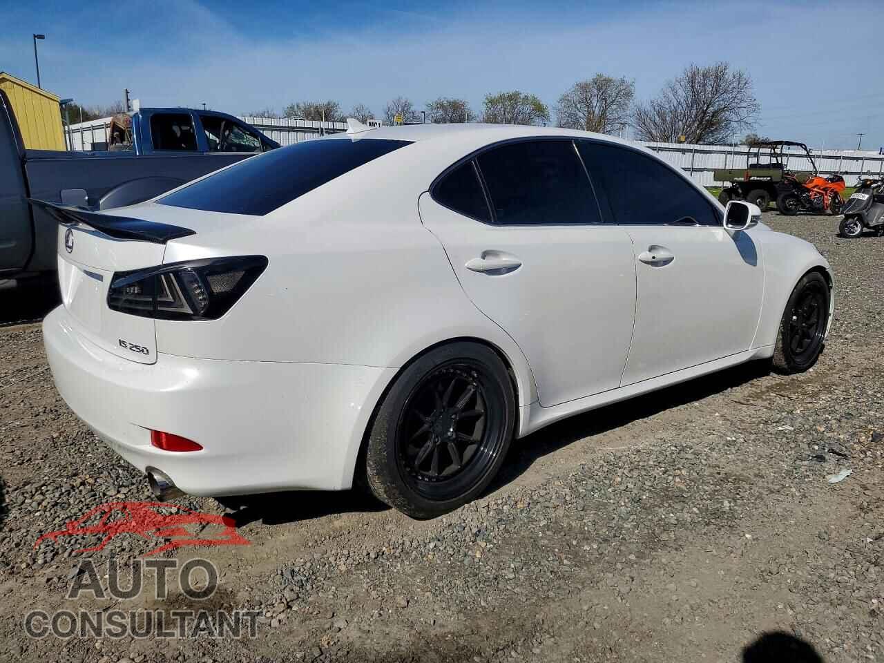LEXUS IS 2011 - JTHBF5C26B5138650