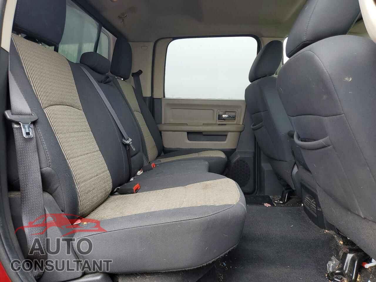 DODGE RAM 1500 2012 - 1C6RD7LT2CS186411