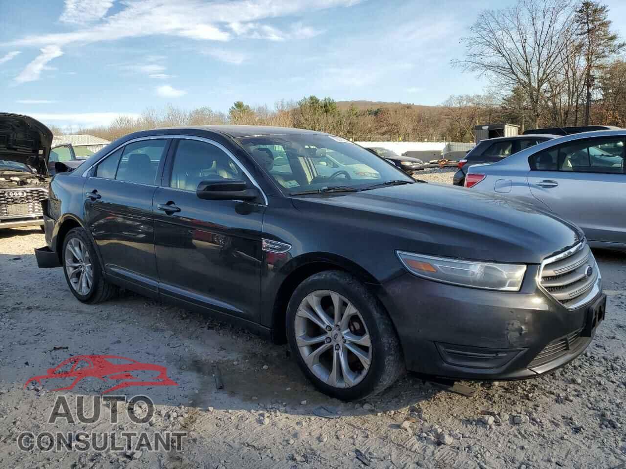 FORD TAURUS 2013 - 1FAHP2E84DG228465