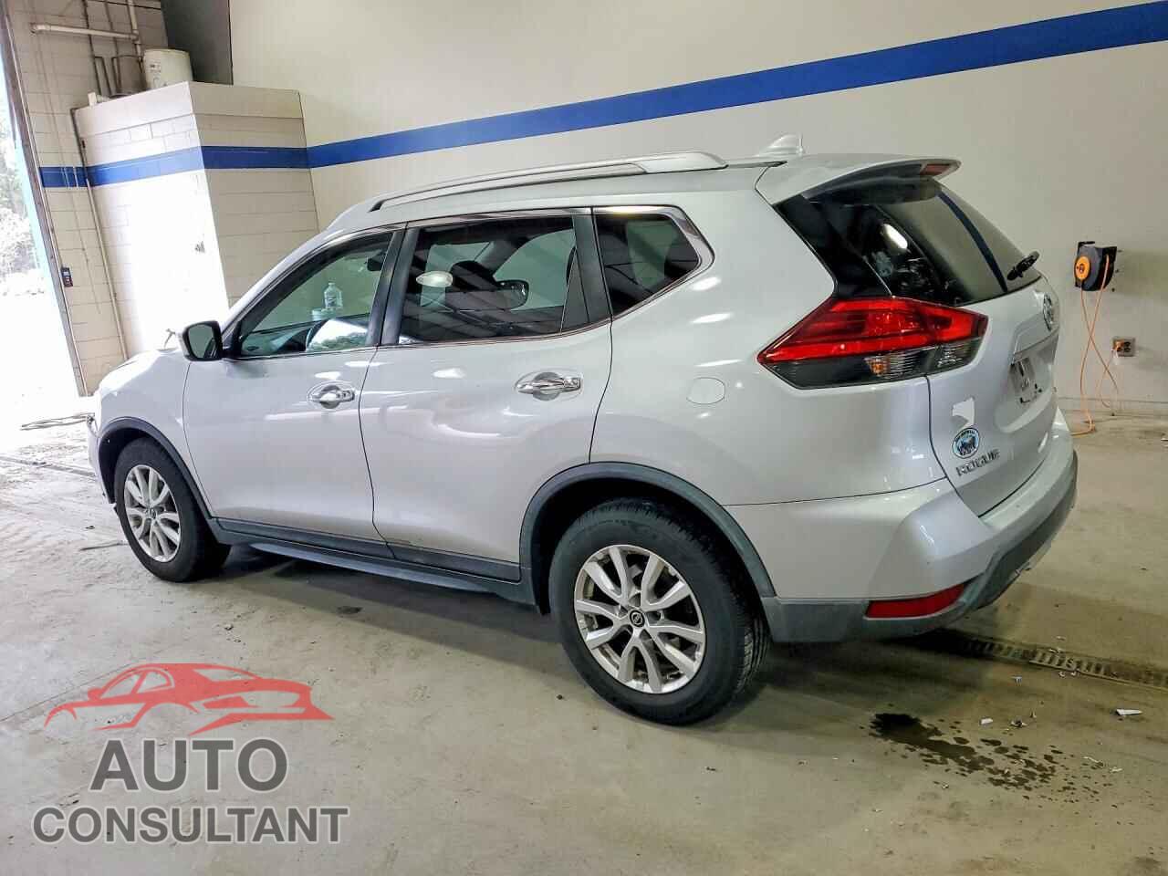 NISSAN ROGUE 2017 - KNMAT2MT3HP538092
