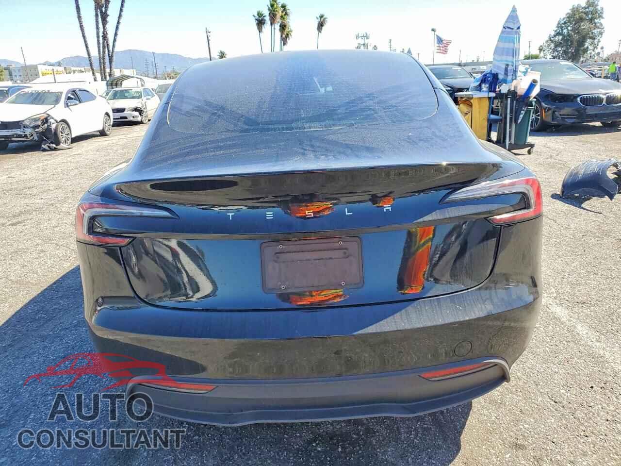 TESLA MODEL 3 2024 - 5YJ3E1EA5RF842935