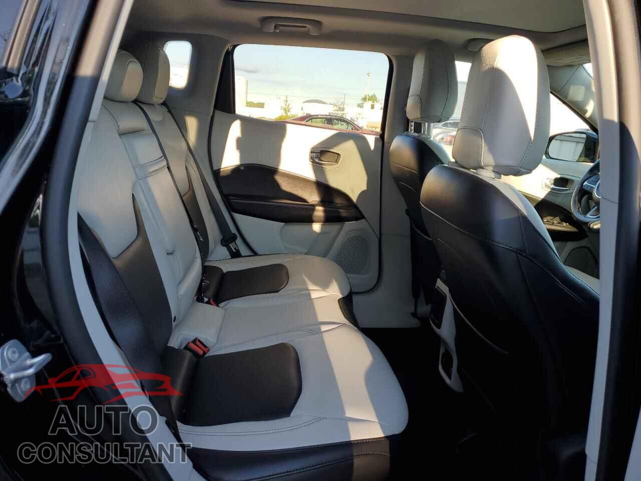 JEEP COMPASS 2018 - 3C4NJDCB3JT401490