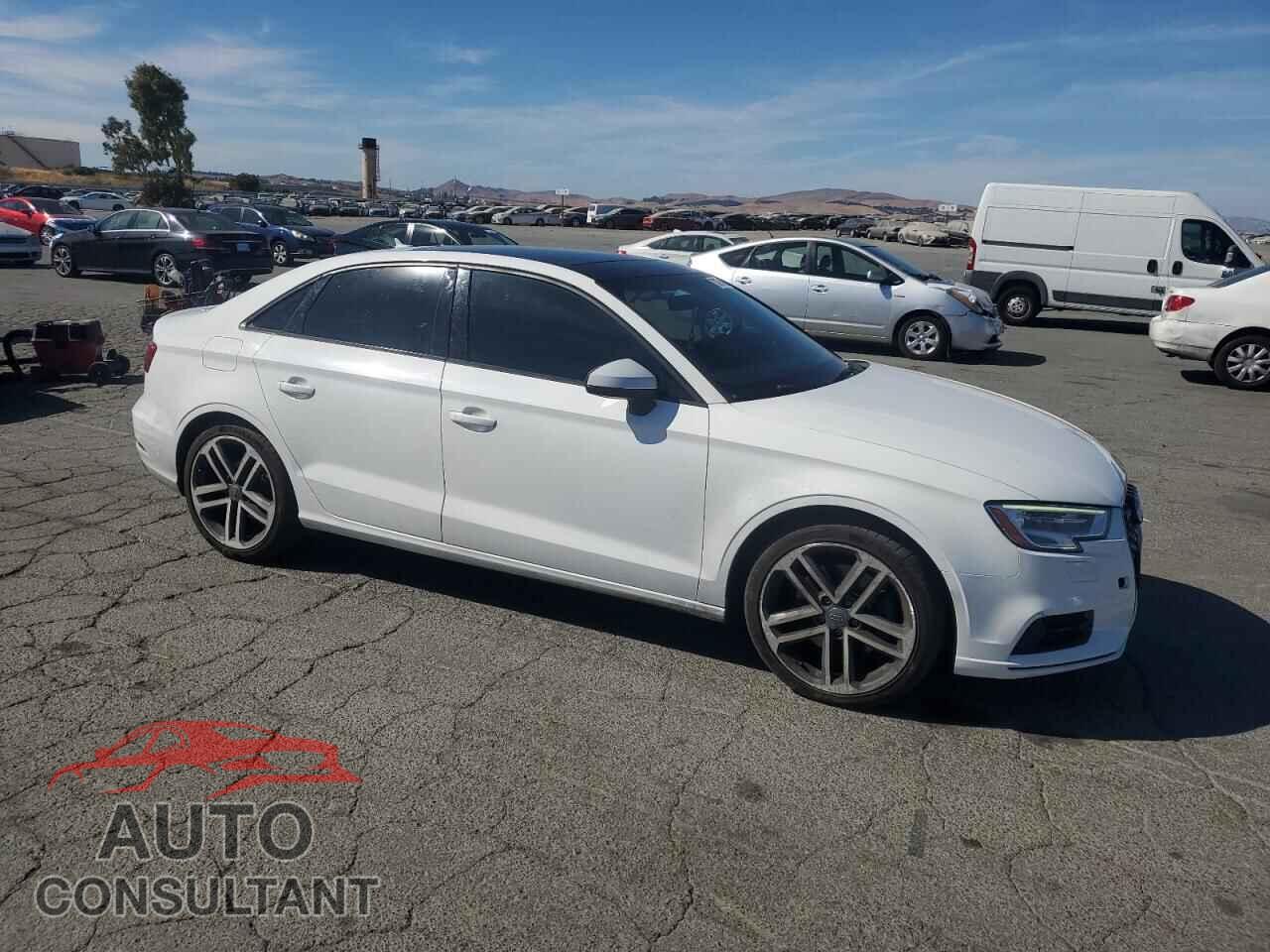 AUDI A3 2018 - WAUB8GFF4J1032559