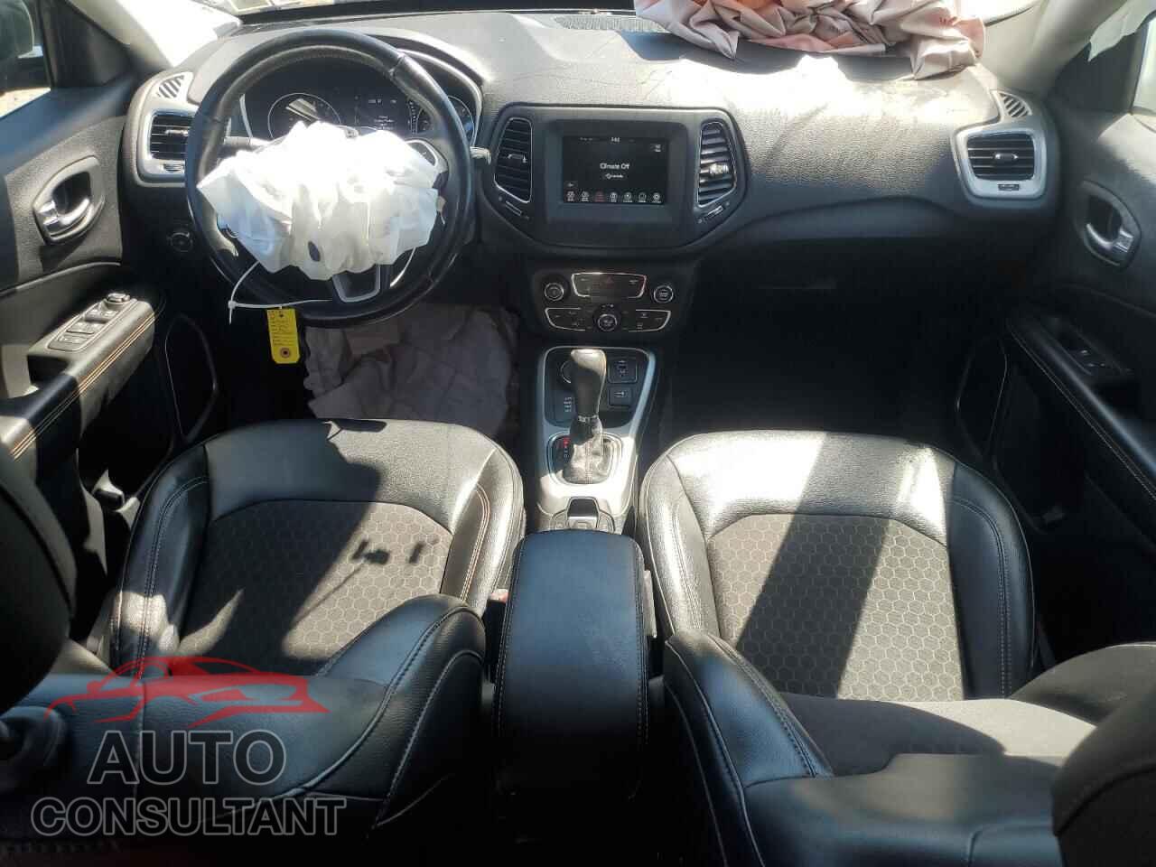 JEEP COMPASS 2020 - 3C4NJDBB0LT138346