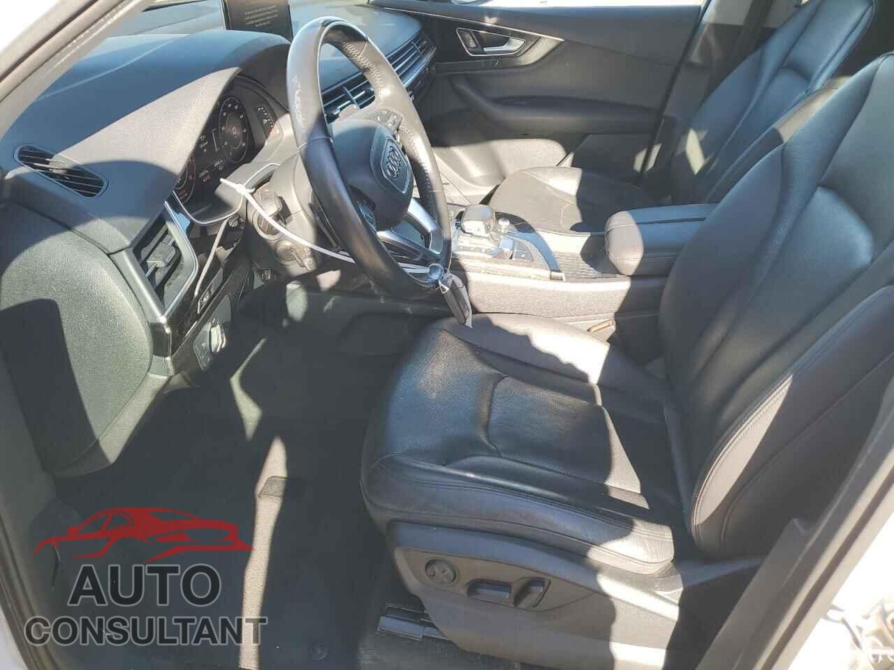 AUDI Q7 2017 - WA1LAAF73HD001159