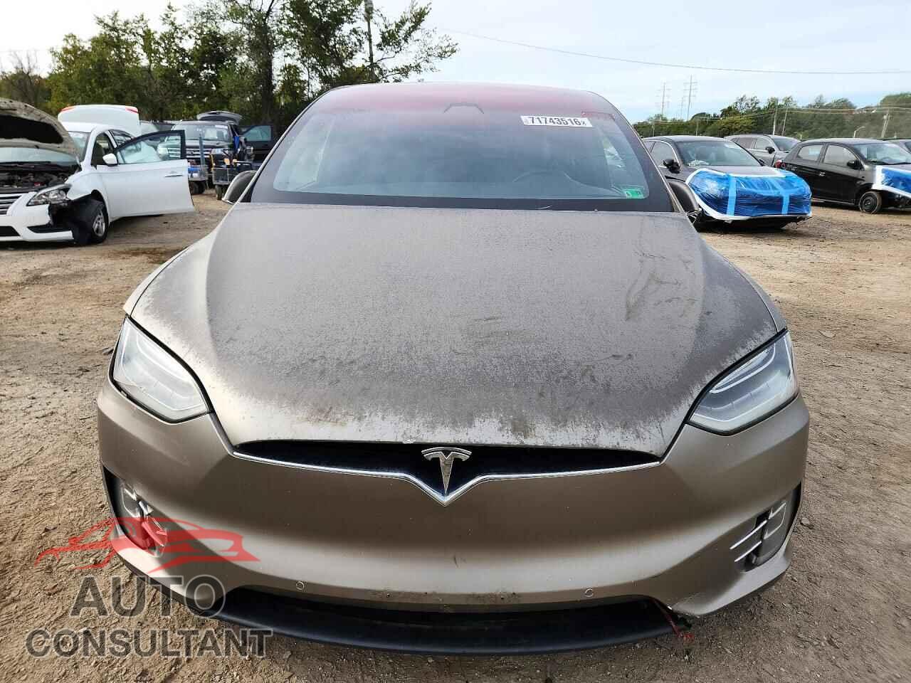 TESLA MODEL X 2017 - 5YJXCAE2XHF051041